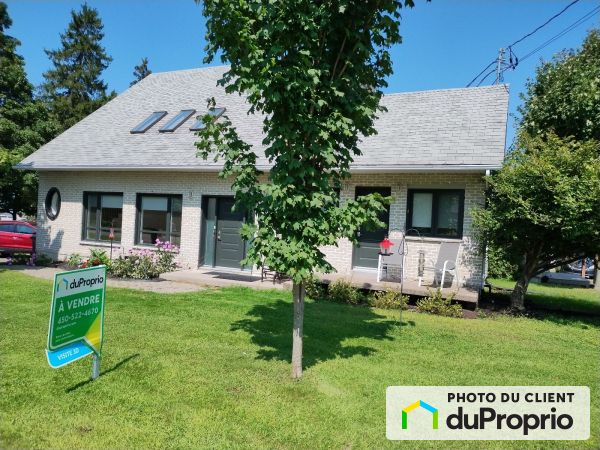 41-43, rue Principale, Ste-Cécile-De-Milton for sale