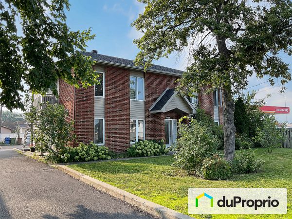 4-1845 rue Centrale, Ste-Catherine for sale