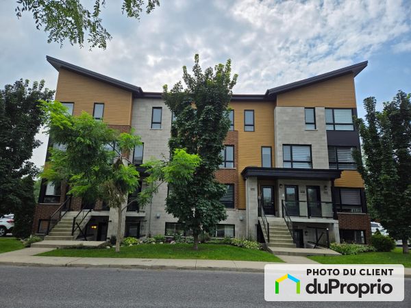 3521 rue Fernand-Flipot, Longueuil (St-Hubert) for sale