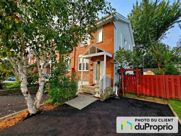 Summer Front - 412 rue Jean-Perrin, Ste-Julie for sale