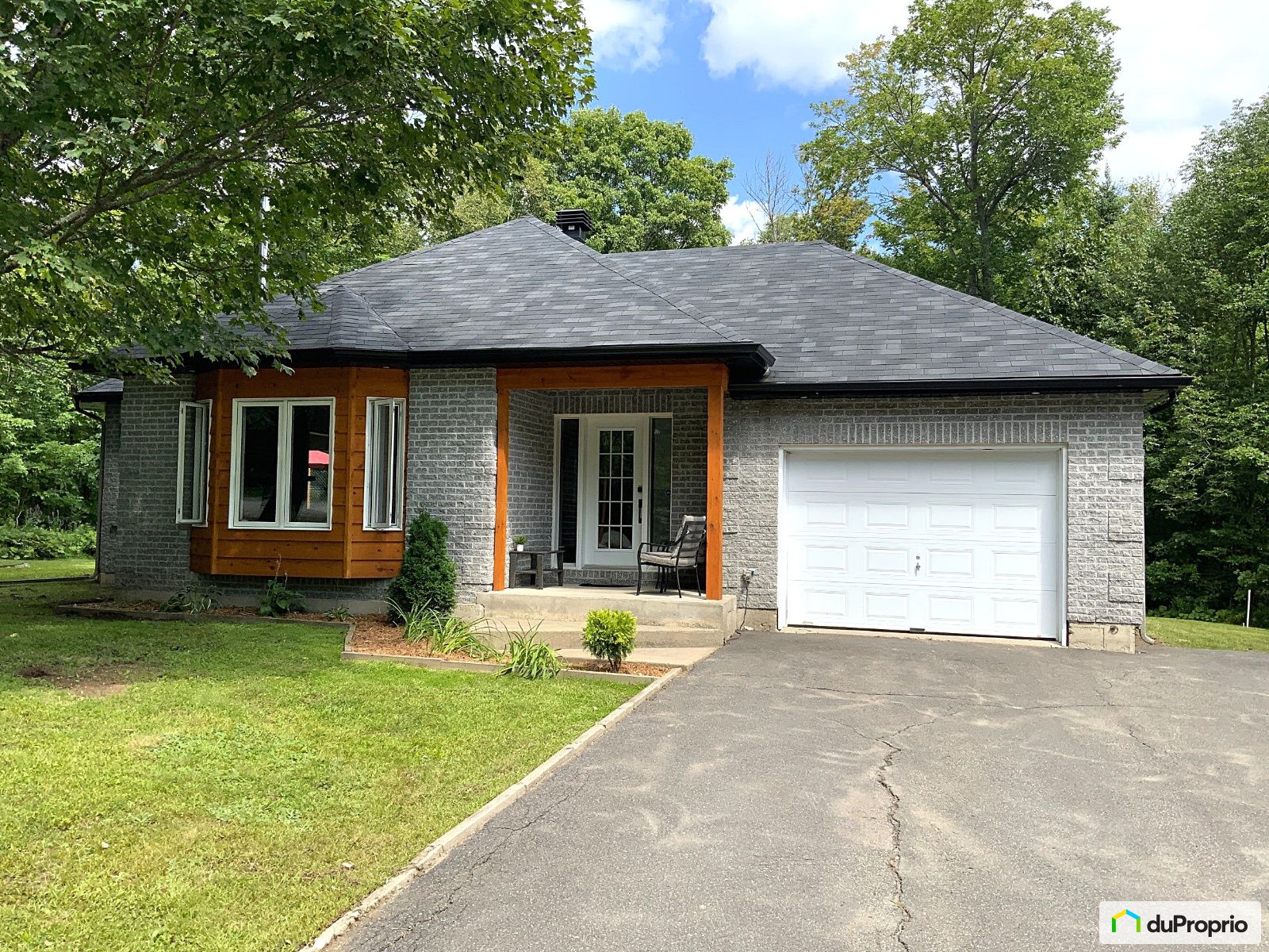 Bungalow for sale StSauveur 4 bedrooms 2 bathrooms 1082680