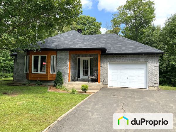 168 chemin du Coucher-de-Soleil, St-Sauveur for sale