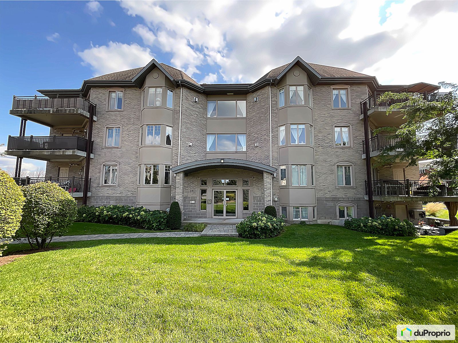 Condominium for sale SteTherese 2 bedrooms 1 bathroom 1084435