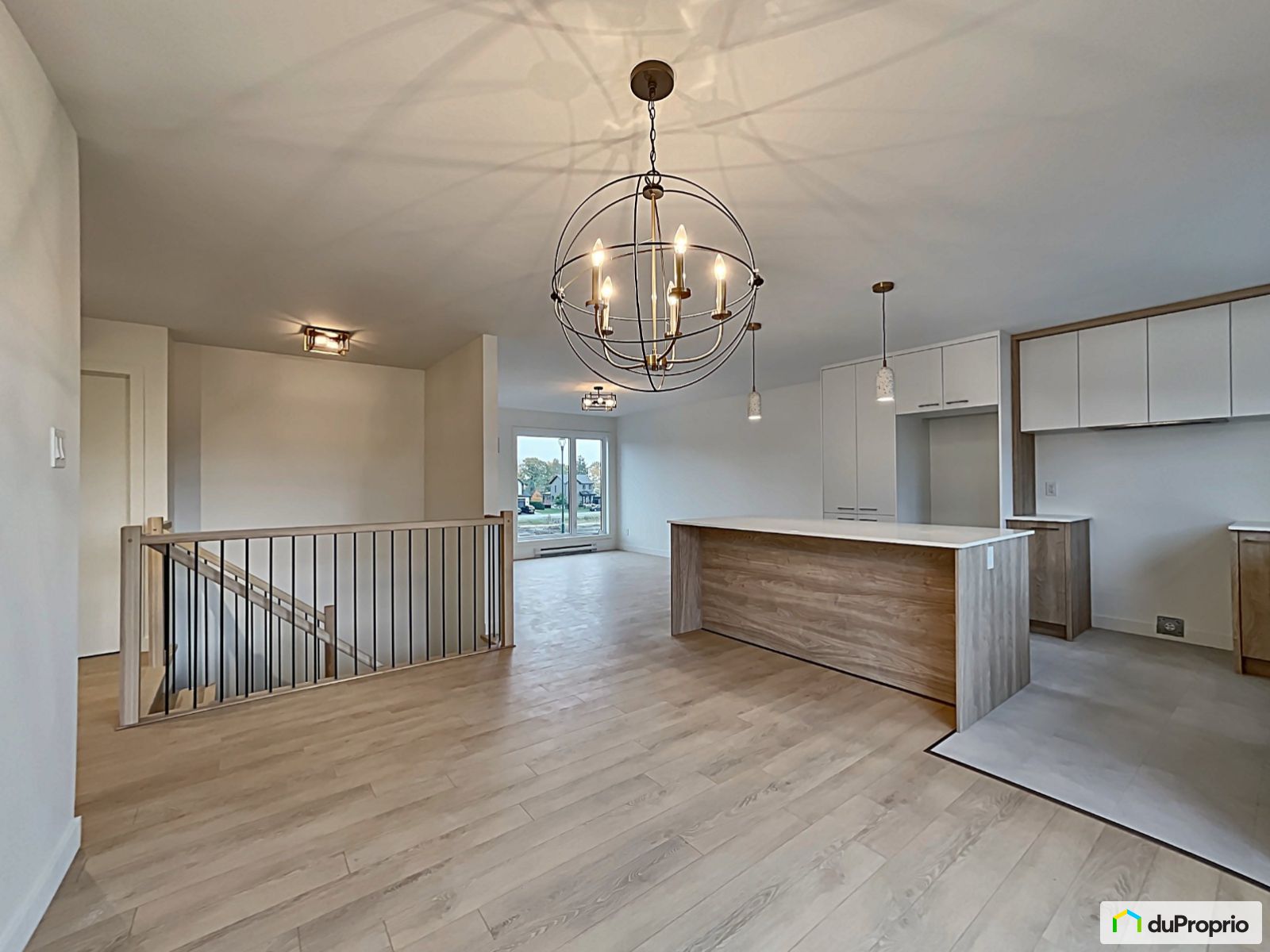1224 Rue Lambert — photo 3