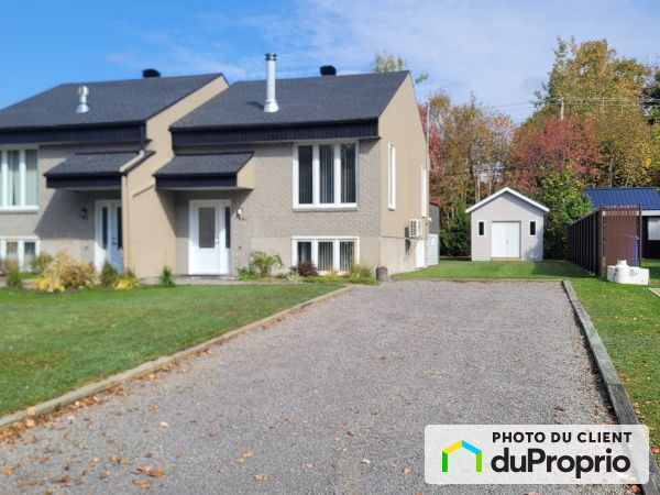 44A, rue des Outardes, Beaupré à vendre