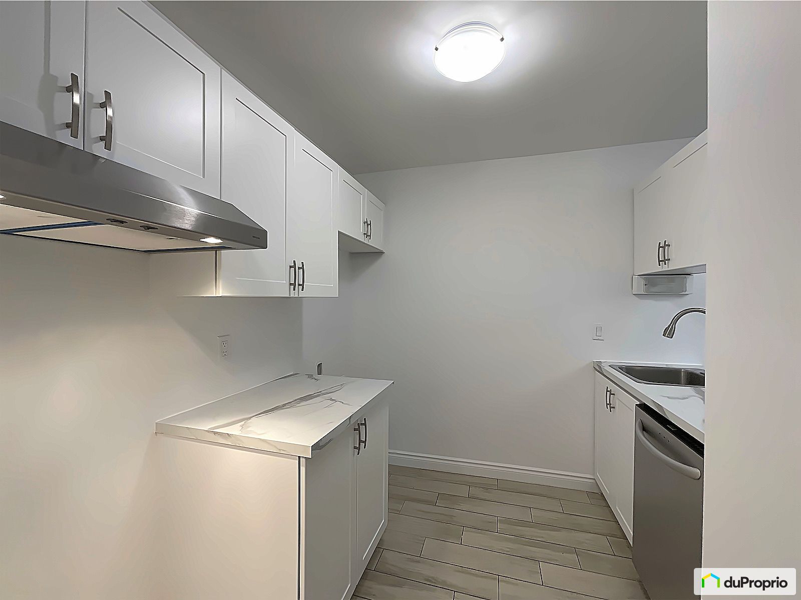 101 4325 Rue Martin — photo 2