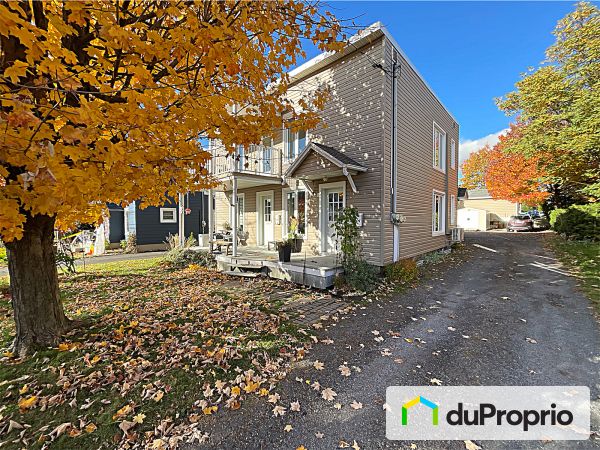 275-275A-277 rue York, Granby à vendre