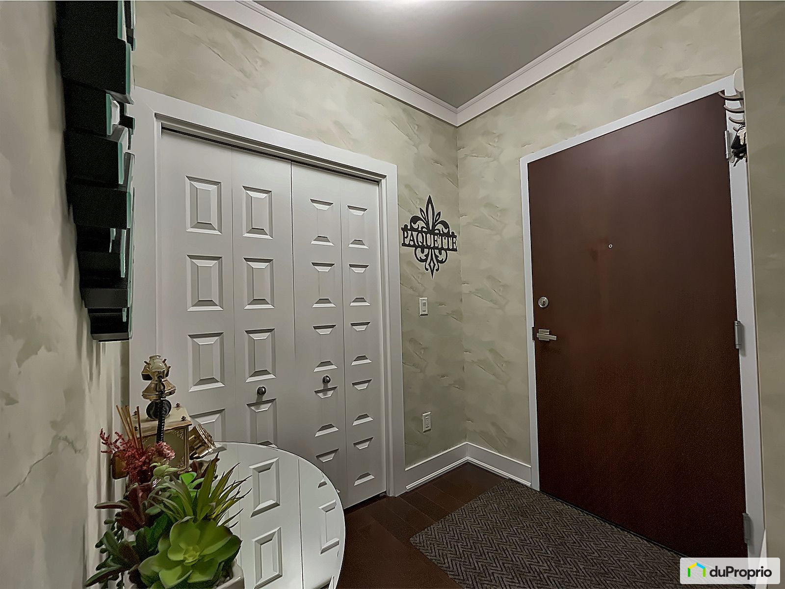 702 1180 Chemin Daylmer — photo 1
