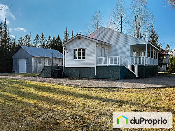 366 rue Principale, St-Raymond for sale