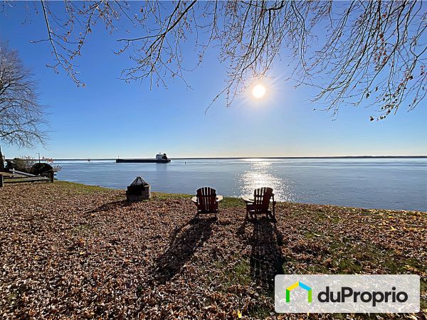 Waterfront - 744 rue Notre-Dame, Champlain for sale