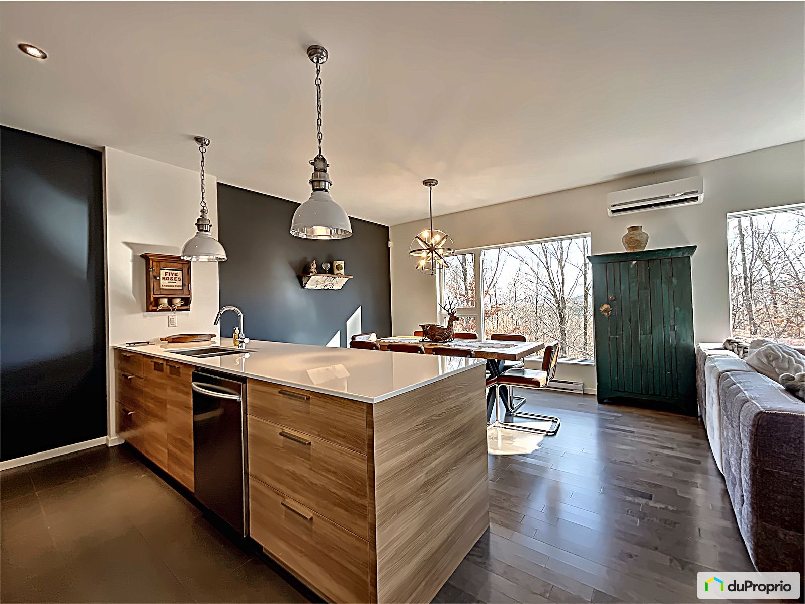 302 364 Rue De La Cote Est — photo 3