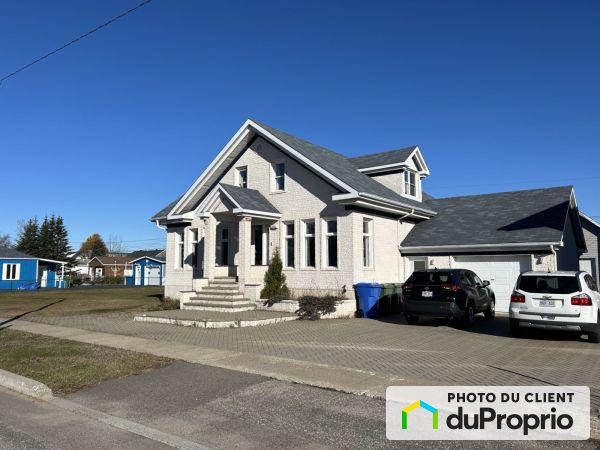 256 avenue Évangeline, Sept-Iles for sale