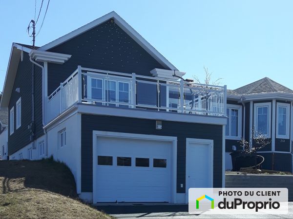 251 boulevard York Ouest, Gaspé for sale