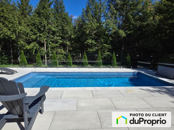Pool - 545 rue Adèle-Berthelot, St-Colomban for sale