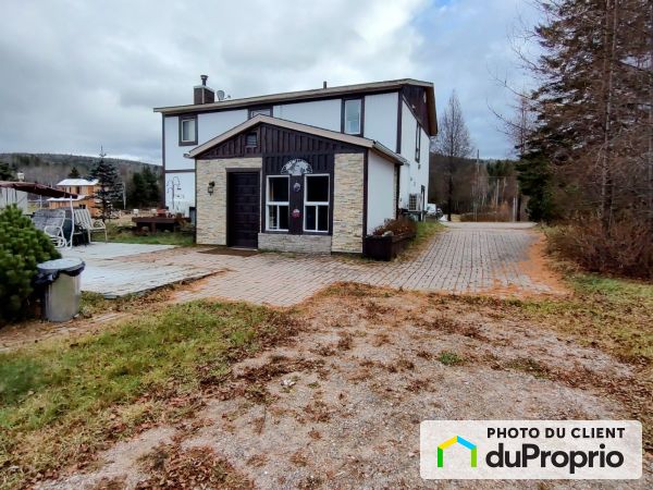 833, rang Sud-Est, La Tuque (La Bostonnais) à vendre