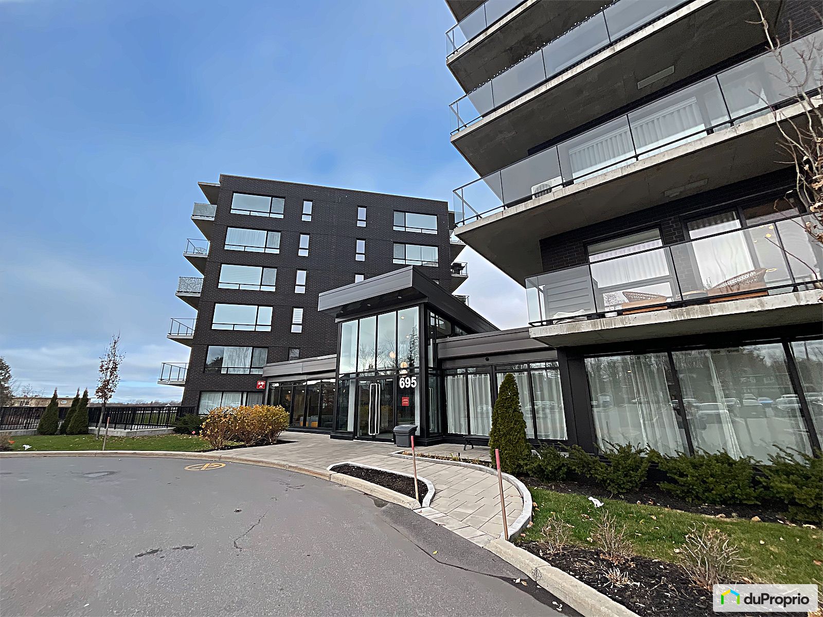 414 695 Boulevard Perrot — photo 3