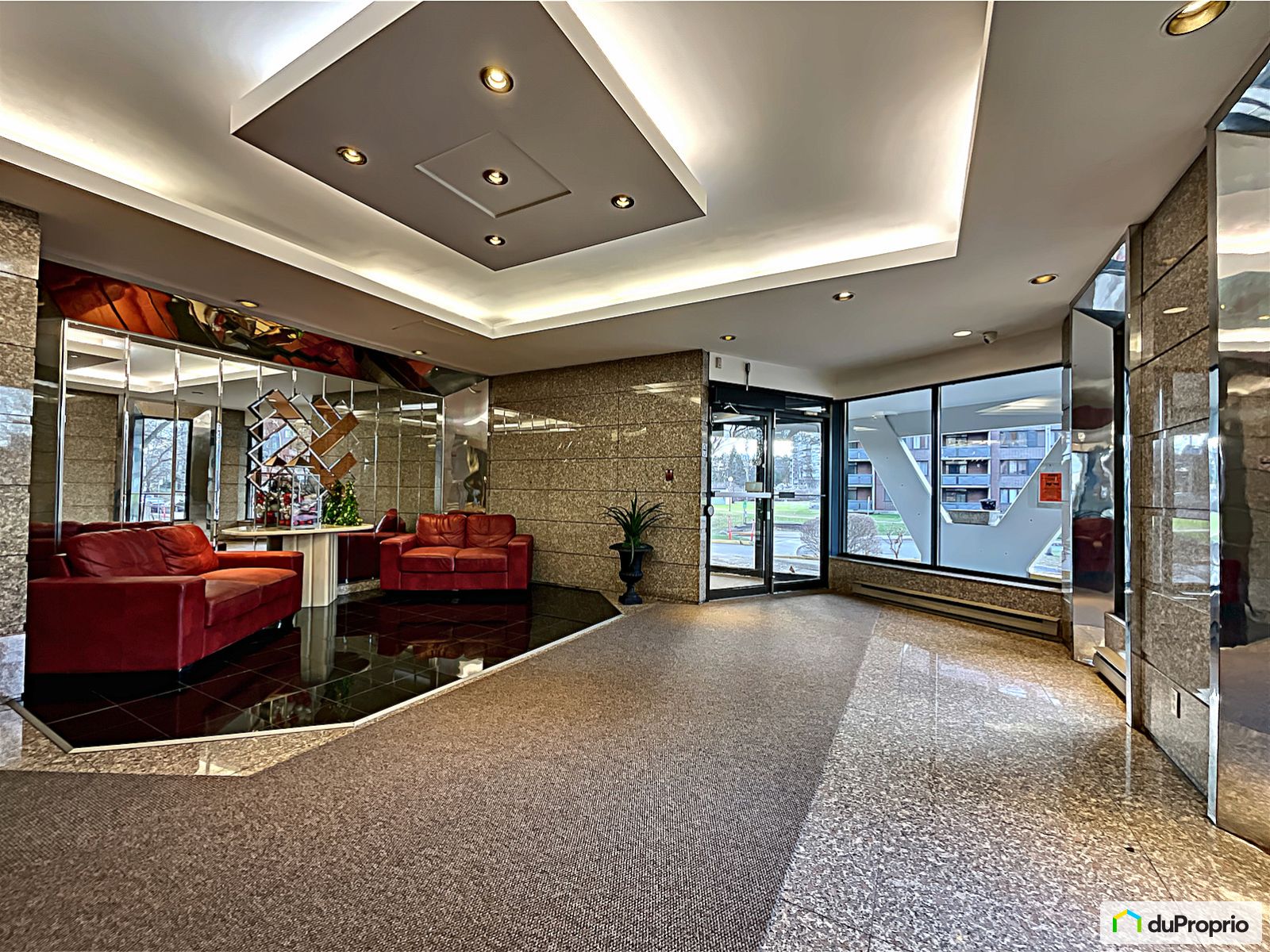 1108 725 Place Fortier — photo 3
