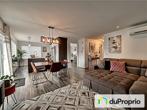 Open Concept - 201-110 rue Saint-Hilaire, Charlemagne for sale