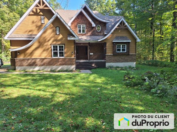 110 rue de la Seigneurie, St-André-D&#39;Argenteuil for sale