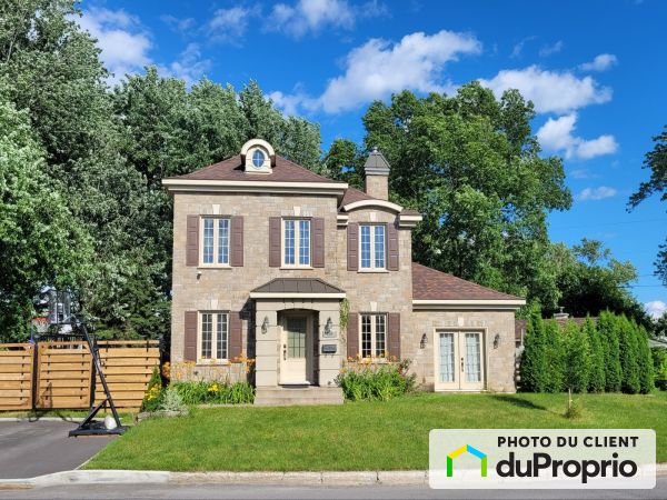 880 rue de l&#39;Entraide, Charlesbourg for sale