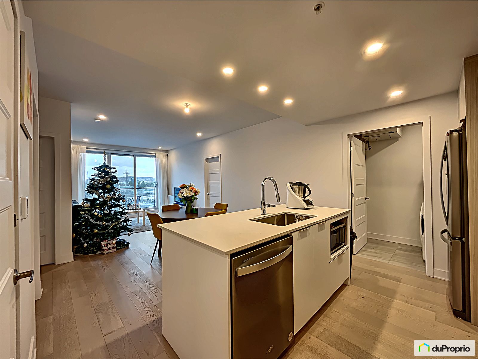 412 10140 Rue Lauraine Vaillan — photo 3