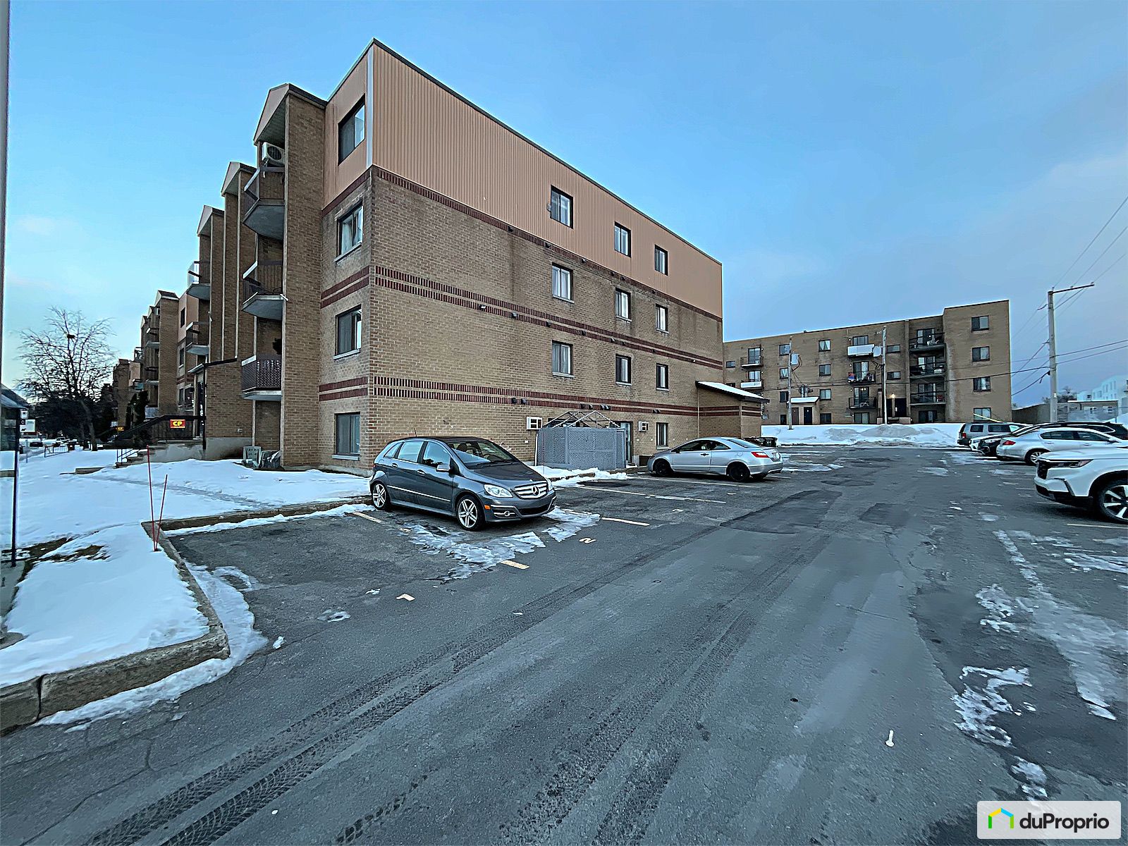 86 3840 Boulevard Le Carrefour — photo 2