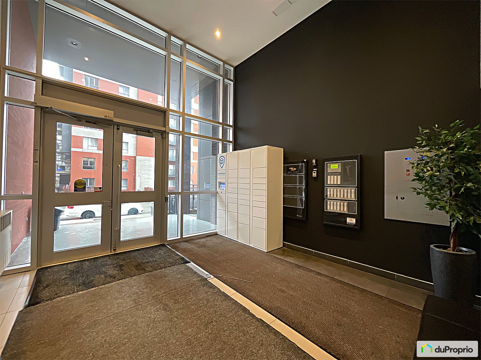1202 1900 Rue Emile Martineau — photo 3