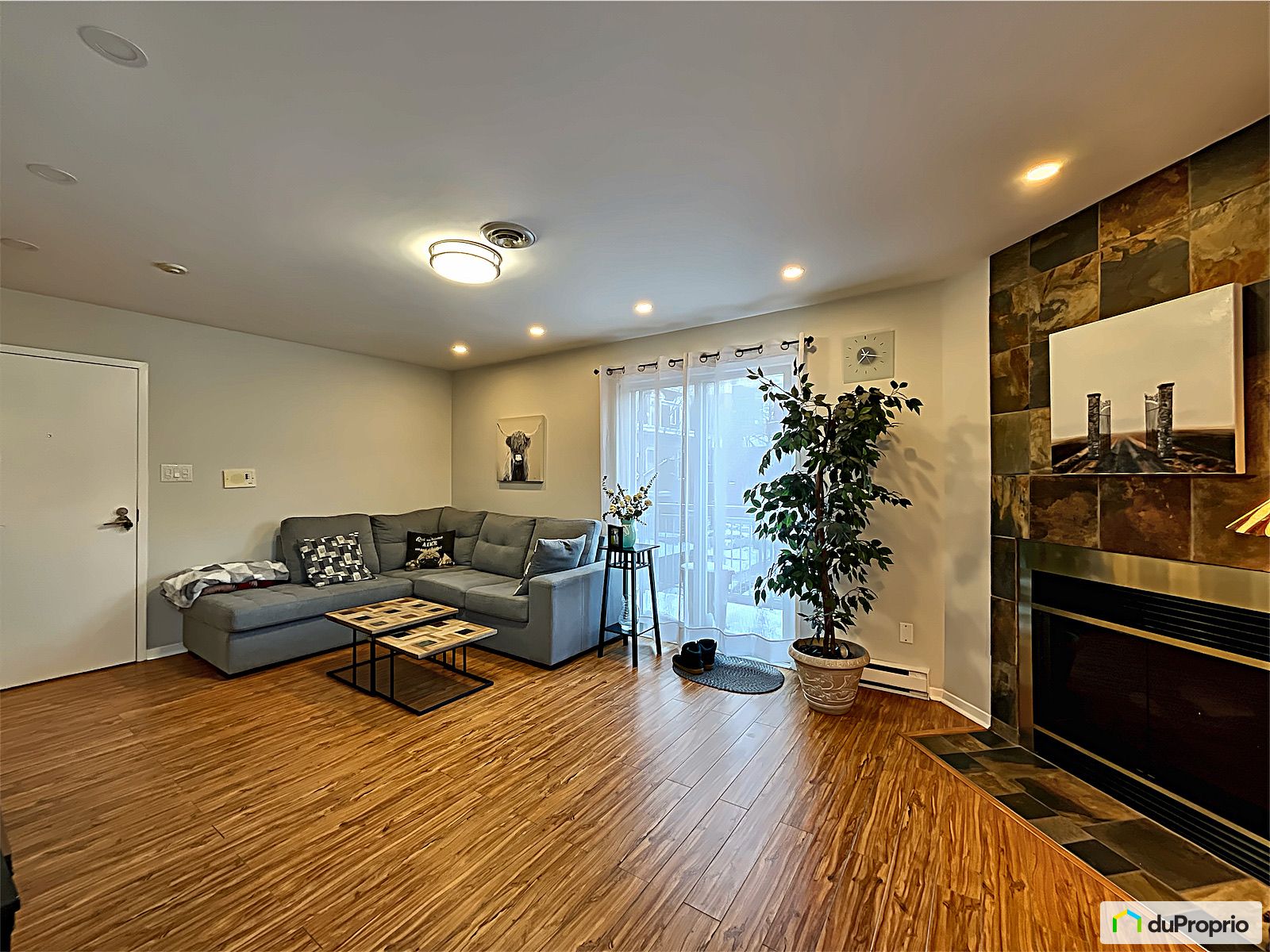301 450 Rue De La Gauchetiere — photo 2