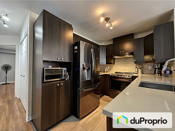 2301 avenue de la Gare, Mascouche à vendre