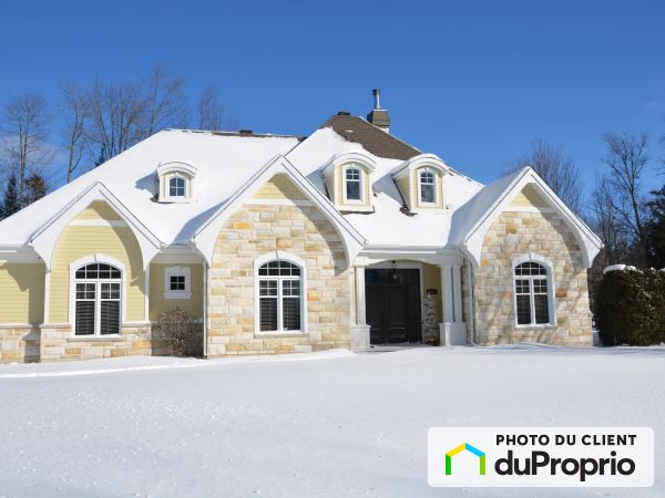 Winter Front - 181 rue de l'Oiselet, St-Colomban for sale