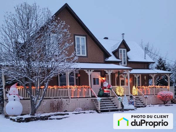 251-253 boulevard Perron Est, St-Siméon-De-Bonaventure à vendre