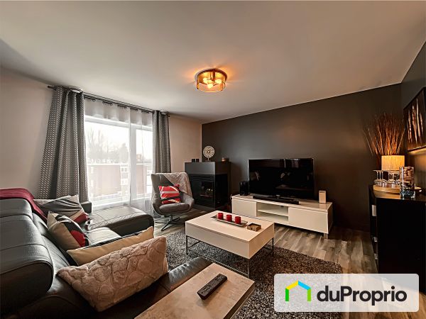 Salon - 204-467 rue Castonguay, St-Jérôme (St-Jérôme) à vendre