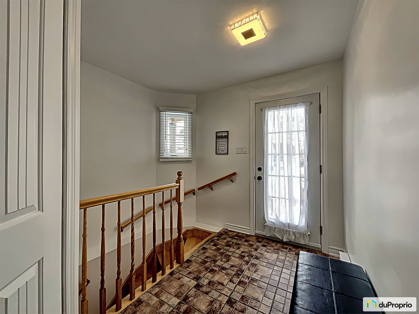 2794 Rue Vauvilliers — photo 2