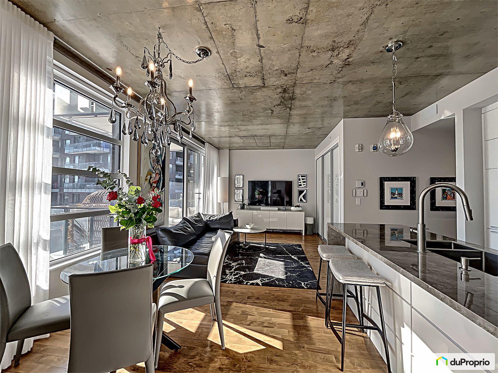 411 1869 Rue Des Bassins — photo 1