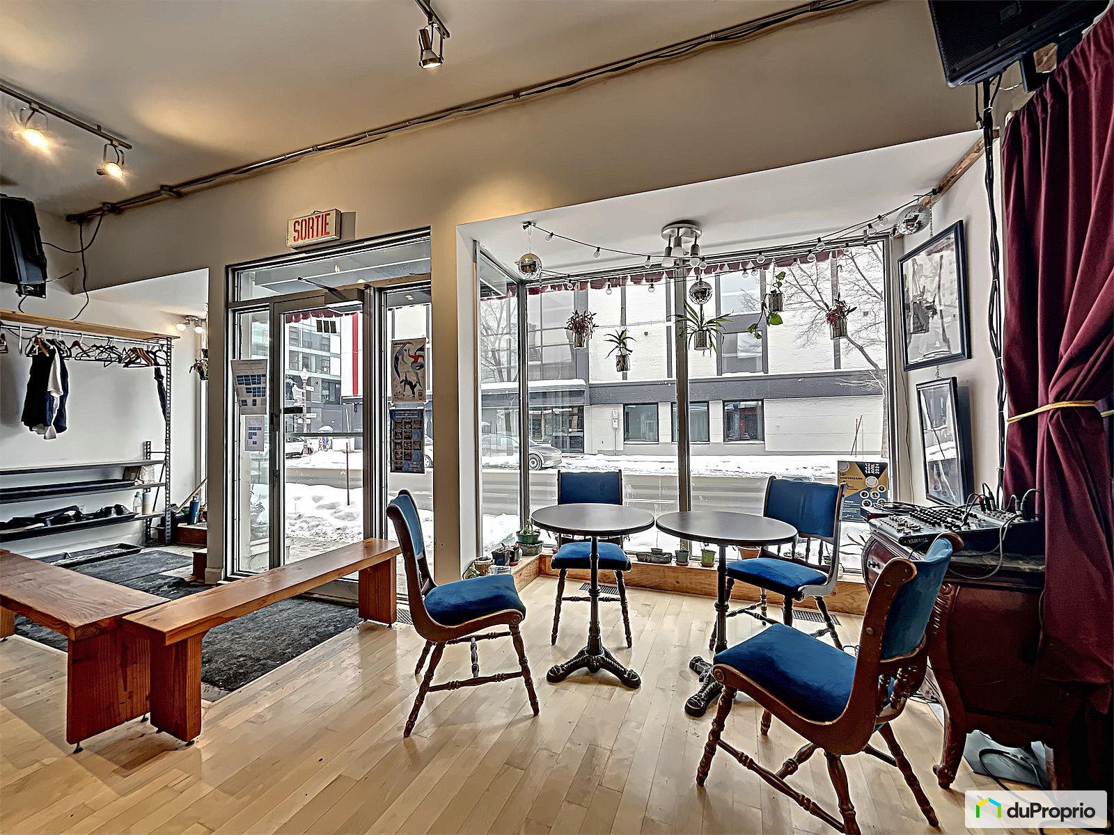 333 Rue De La Couronne — photo 3