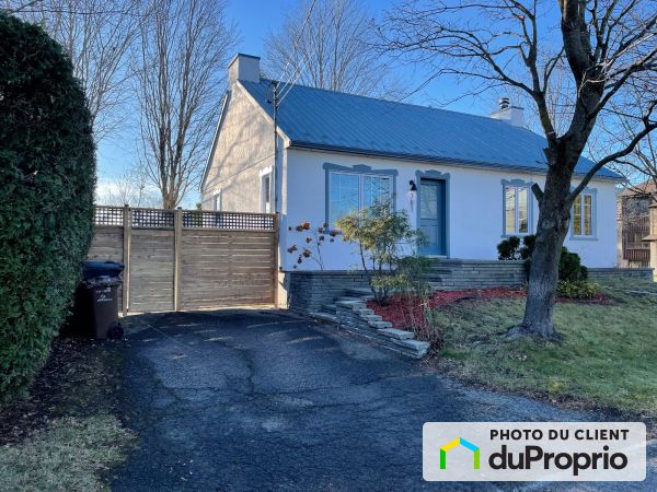 Summer Front - 781 avenue des Cerisiers, St-Jérôme (St-Antoine) for sale