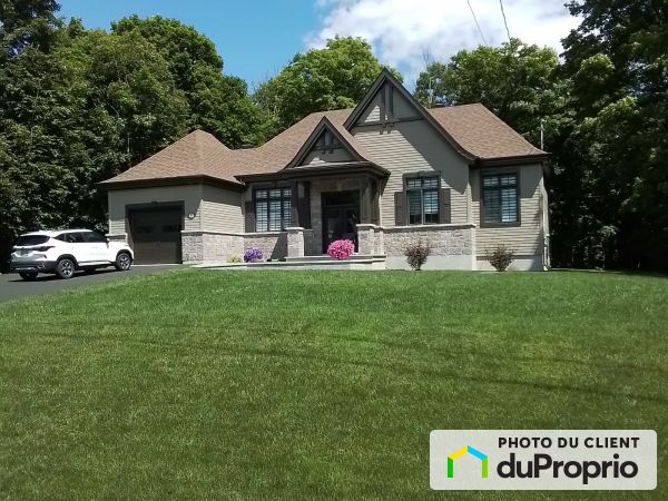 205 rue Sainte-Croix, Lachute à vendre
