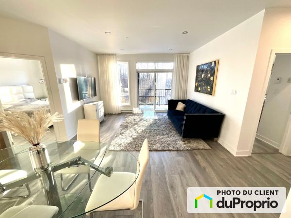 Salon du logement - 304-3550 boulevard le Carrefour, Chomedey à vendre
