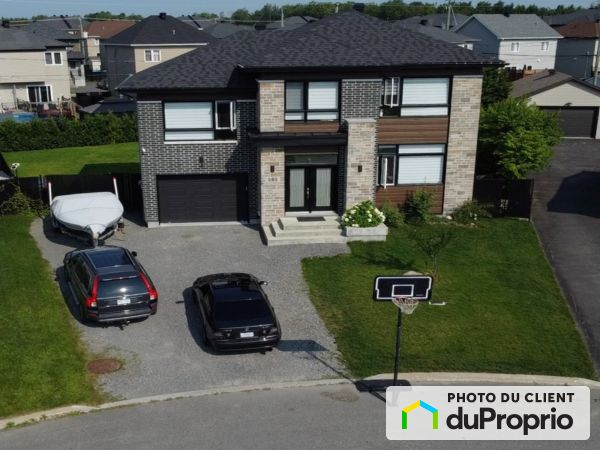 Summer Front - 585 rue des Moissons, St-Lin-Laurentides for sale