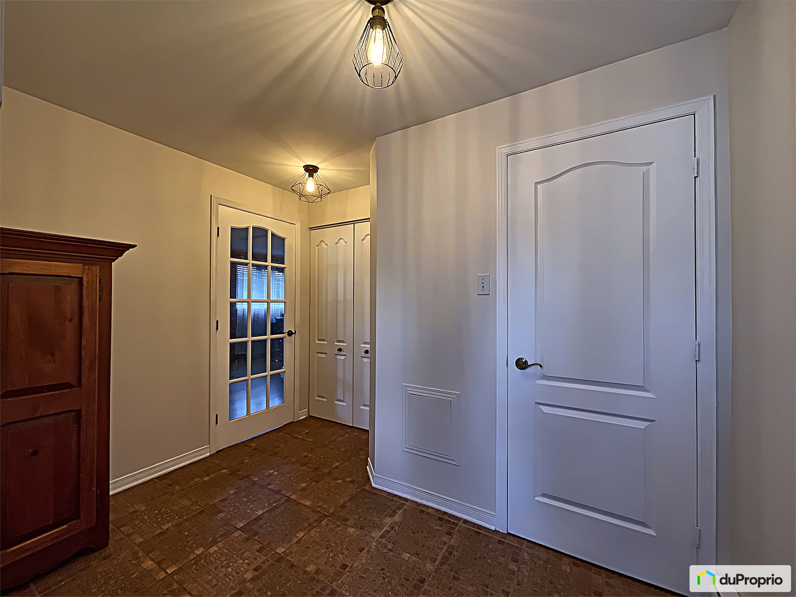 1650 Boulevard Roberval Est — photo 2