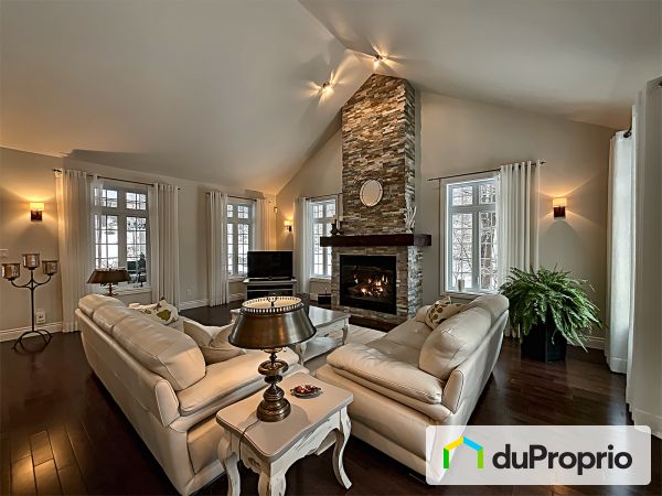 1135, rue des Gouverneurs, Prévost à vendre