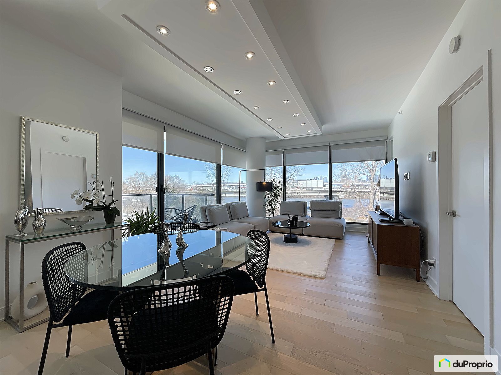 205 101 Rue De La Rotonde — photo 1