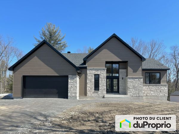 323 rue John-Ryan, St-Colomban for sale