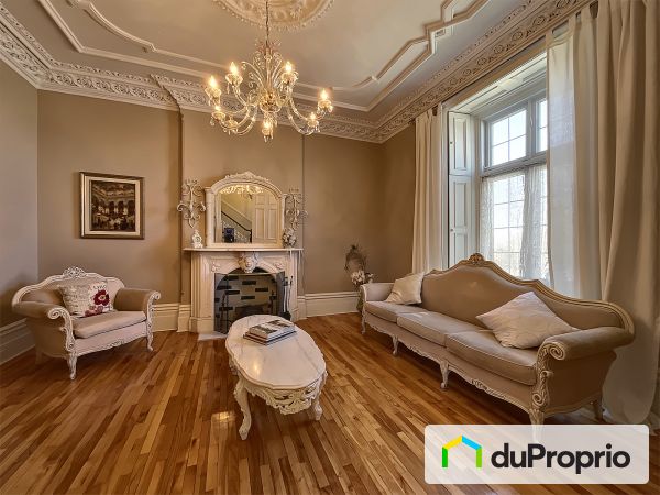 Salon - 971 rue Saint-Louis, Terrebonne (Terrebonne) à vendre