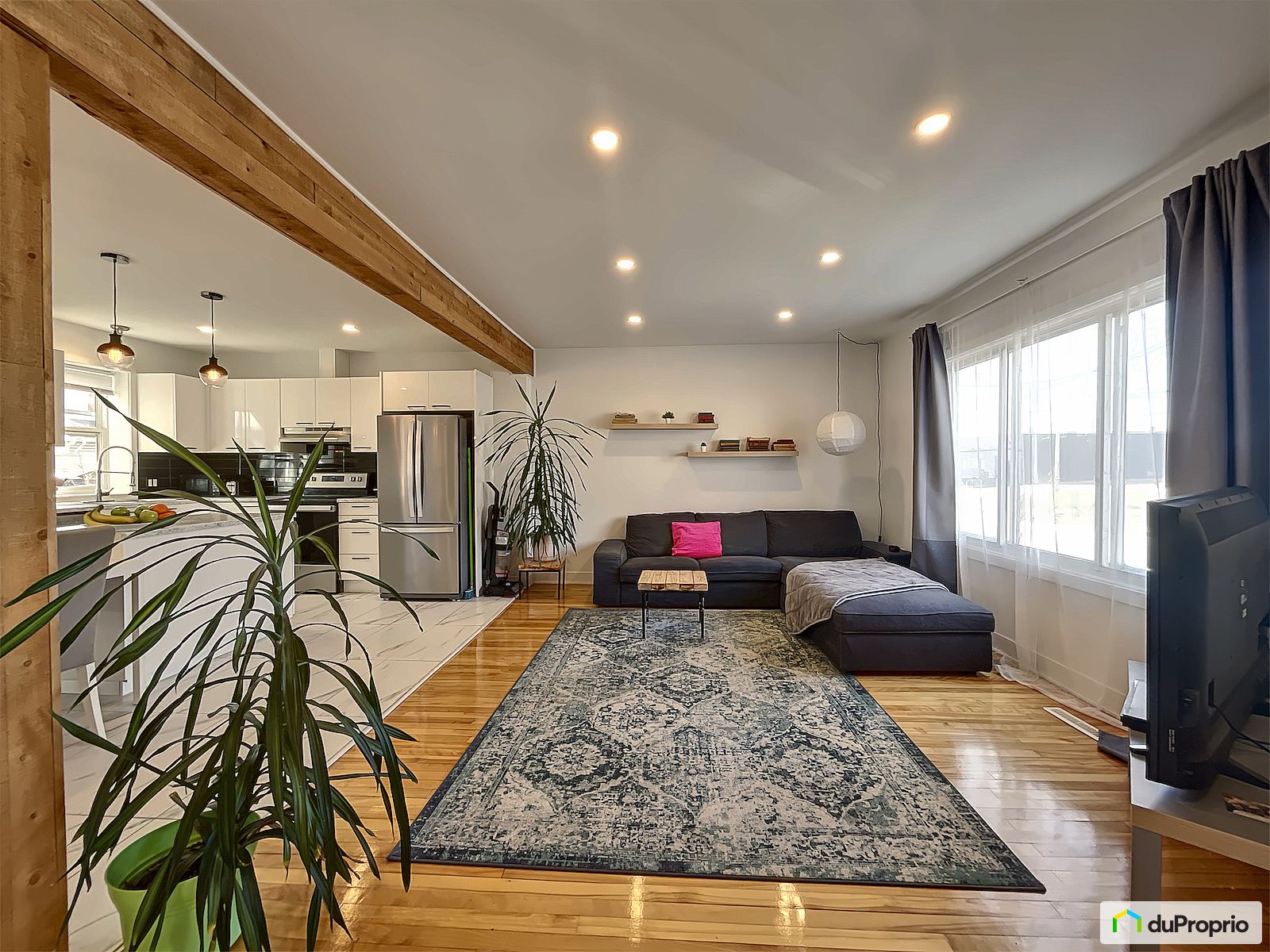 557 Rue De Berri — photo 1