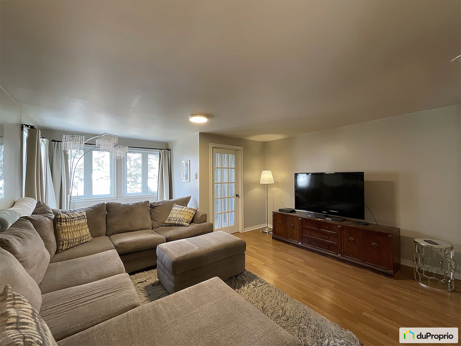 14 16E Avenue — photo 2