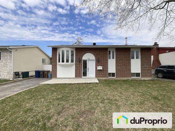 735 rue Dautry, Ste-Dorothée for sale