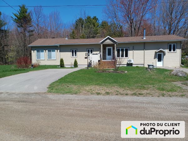 14 rue Duperré, Brownsburg-Chatham for sale