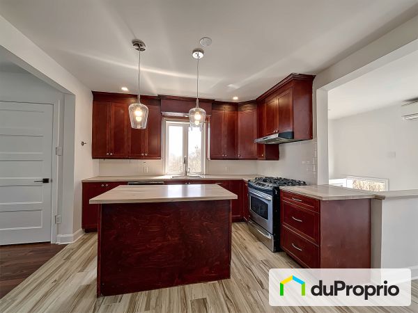 8995 chemin de Chambly, Longueuil (St-Hubert) for sale