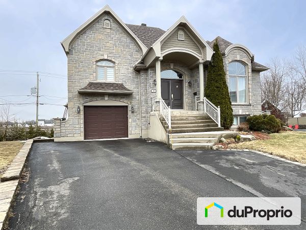 118, rue de Touraine, St-Étienne-De-Lauzon à vendre